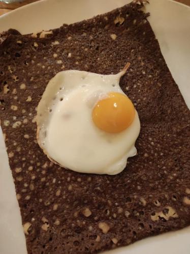 Sortie à la crêperie à Rennes pour le groupe HLP 1ère. 